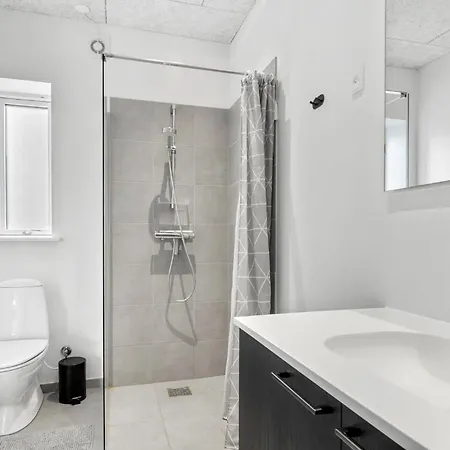 別荘 2 Bedroom Cozy In Bjert Bjert Strand